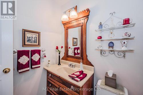 302 - 43 Caroline Street N, Waterloo, ON - Indoor Photo Showing Bathroom