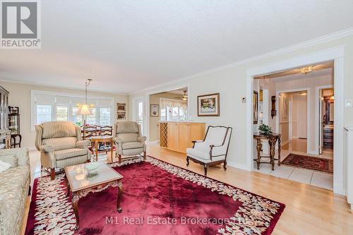 302 - 43 Caroline Street N, Waterloo, ON - Indoor Photo Showing Living Room