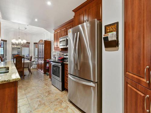 Kitchen - 108-3330 Boul. Le Carrefour, Laval (Chomedey), QC - Indoor Photo Showing Kitchen