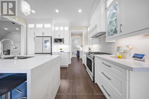 27 Yacht Drive, Clarington, ON - Indoor Photo Showing Kitchen With Double Sink With Upgraded Kitchen