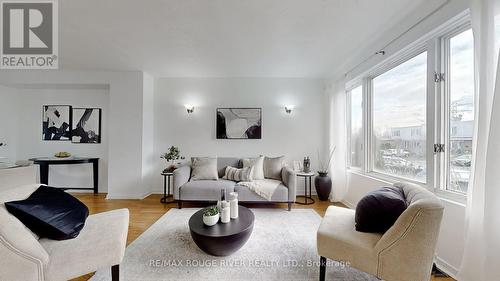 29 - 740 Kennedy Road, Toronto, ON - Indoor Photo Showing Living Room