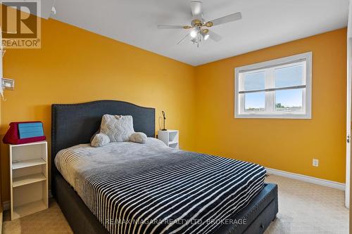 6019 Andrea Drive, Niagara Falls (218 - West Wood), ON - Indoor Photo Showing Bedroom