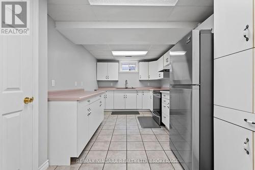 6019 Andrea Drive, Niagara Falls (218 - West Wood), ON - Indoor Photo Showing Kitchen