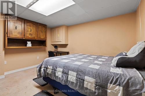 6019 Andrea Drive, Niagara Falls (218 - West Wood), ON - Indoor Photo Showing Bedroom