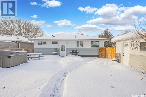 2417 Clarence Avenue S, Saskatoon, SK - Outdoor