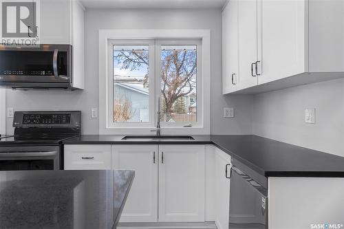 2417 Clarence Avenue S, Saskatoon, SK - Indoor Photo Showing Kitchen