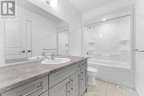 6 - 29 Schuyler Street, Brant, ON - Indoor Photo Showing Bathroom