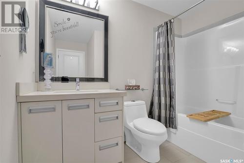 205 1640 Dakota Drive, Regina, SK - Indoor Photo Showing Bathroom