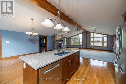 123 Lakeview Road, Grey Highlands, ON - Indoor Photo Showing Kitchen With Double Sink