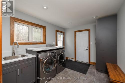 123 Lakeview Road, Grey Highlands, ON - Indoor Photo Showing Laundry Room