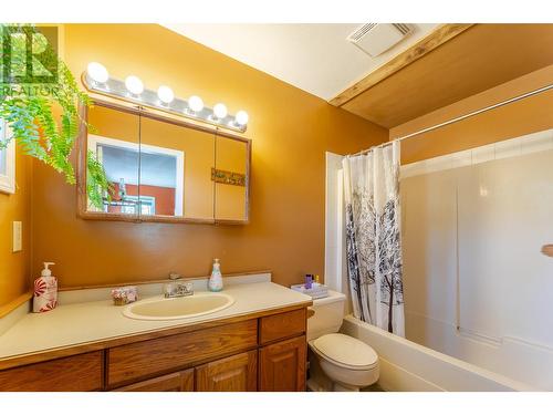 232 Farleigh Lake Road, Penticton, BC - Indoor Photo Showing Bathroom