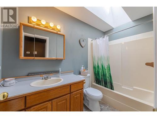 232 Farleigh Lake Road, Penticton, BC - Indoor Photo Showing Bathroom