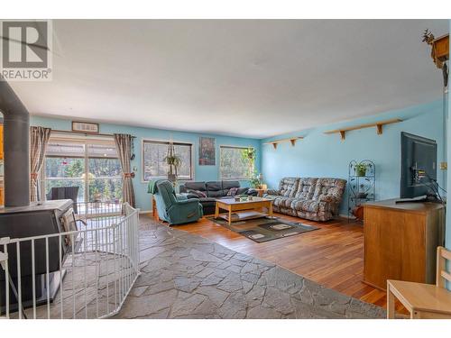 232 Farleigh Lake Road, Penticton, BC - Indoor Photo Showing Living Room