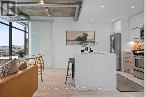 807 - 138 Princess Street, Toronto, ON - Indoor Photo Showing Kitchen With Stainless Steel Kitchen