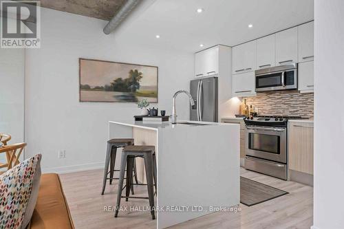 807 - 138 Princess Street, Toronto, ON - Indoor Photo Showing Kitchen With Stainless Steel Kitchen With Upgraded Kitchen