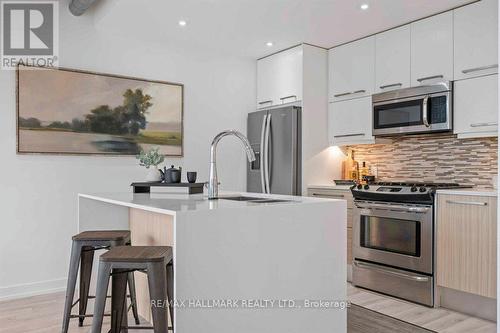 807 - 138 Princess Street, Toronto, ON - Indoor Photo Showing Kitchen With Stainless Steel Kitchen With Upgraded Kitchen