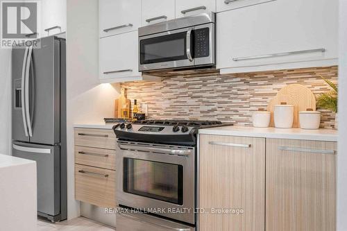 807 - 138 Princess Street, Toronto, ON - Indoor Photo Showing Kitchen With Stainless Steel Kitchen With Upgraded Kitchen