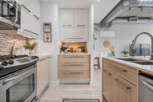 807 - 138 Princess Street, Toronto, ON - Indoor Photo Showing Kitchen