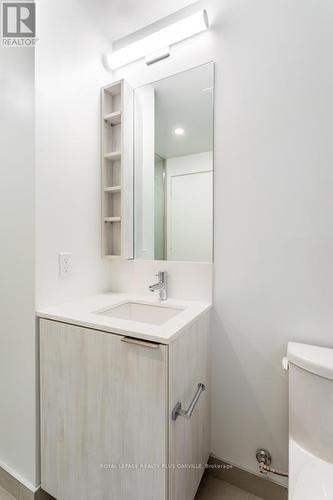 3801 - 7890 Jane Street, Vaughan, ON - Indoor Photo Showing Bathroom