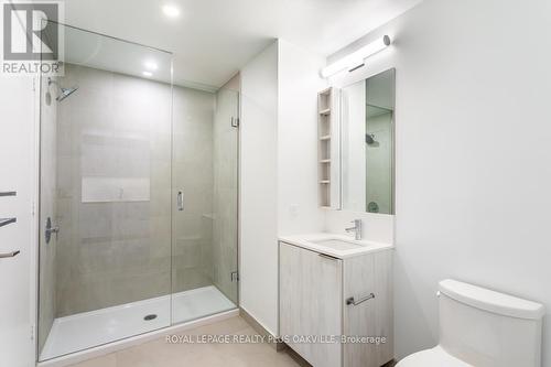 3801 - 7890 Jane Street, Vaughan, ON - Indoor Photo Showing Bathroom