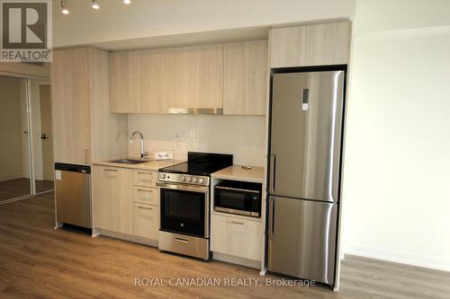 506 - 195 Commerce Street, Vaughan, ON - Indoor Photo Showing Kitchen