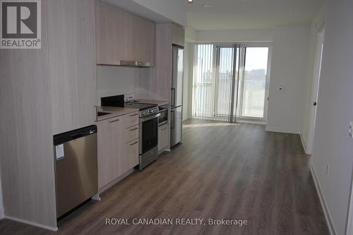 506 - 195 Commerce Street, Vaughan, ON - Indoor Photo Showing Kitchen