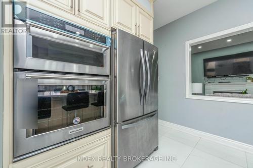 54 Brasswinds Court, Vaughan, ON - Indoor Photo Showing Kitchen With Stainless Steel Kitchen