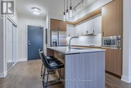 465 - 1575 Lakeshore Road W, Mississauga, ON - Indoor Photo Showing Kitchen