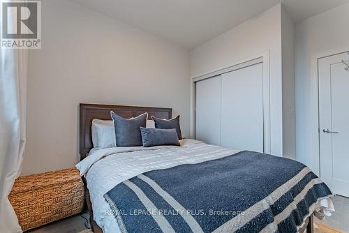 465 - 1575 Lakeshore Road W, Mississauga, ON - Indoor Photo Showing Bedroom