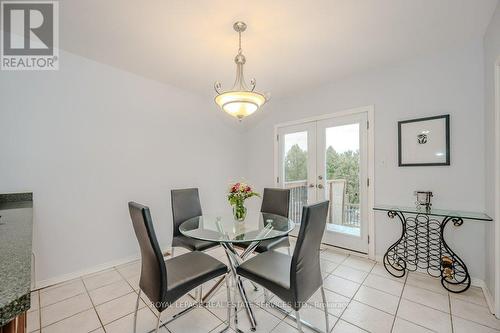 2077 Frontier Drive, Oakville, ON - Indoor Photo Showing Dining Room