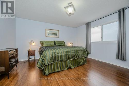 2077 Frontier Drive, Oakville, ON - Indoor Photo Showing Bedroom