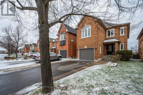 2077 Frontier Drive, Oakville, ON - Outdoor With Facade