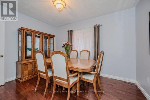 2077 Frontier Drive, Oakville, ON - Indoor Photo Showing Dining Room