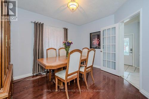 2077 Frontier Drive, Oakville, ON - Indoor Photo Showing Dining Room