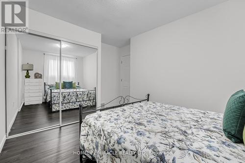 12 - 293 Limeridge Road W, Hamilton, ON - Indoor Photo Showing Bedroom