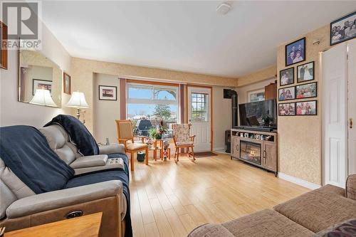 27 Turner Drive Unit# 34, Sarnia, ON - Indoor Photo Showing Living Room