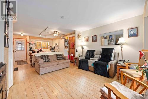 27 Turner Drive Unit# 34, Sarnia, ON - Indoor Photo Showing Living Room