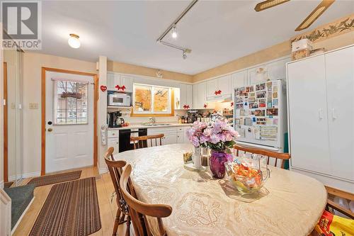 27 Turner Drive Unit# 34, Sarnia, ON - Indoor Photo Showing Dining Room