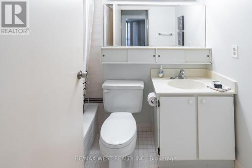 601 - 100 Quebec Avenue, Toronto, ON - Indoor Photo Showing Bathroom