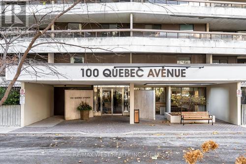 601 - 100 Quebec Avenue, Toronto, ON - Outdoor