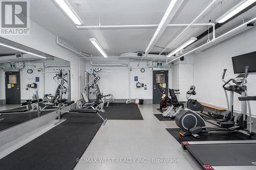 601 - 100 Quebec Avenue, Toronto, ON - Indoor Photo Showing Gym Room