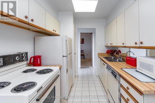 601 - 100 Quebec Avenue, Toronto, ON - Indoor Photo Showing Kitchen With Double Sink