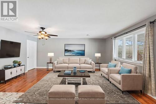 1041 Springfield Drive, Kingston (City Southwest), ON - Indoor Photo Showing Living Room