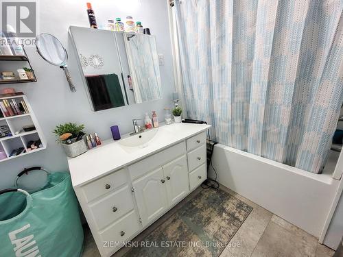 59 Marion Street, Iroquois Falls, ON - Indoor Photo Showing Bathroom