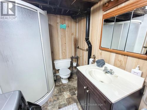 59 Marion Street, Iroquois Falls, ON - Indoor Photo Showing Bathroom