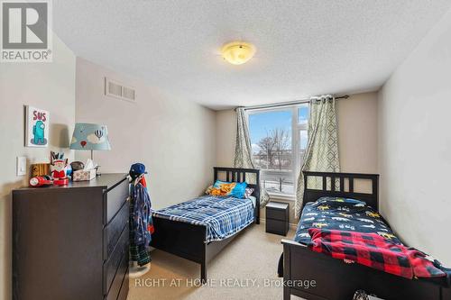 300 Cooks Mill Crescent, Ottawa, ON - Indoor Photo Showing Bedroom