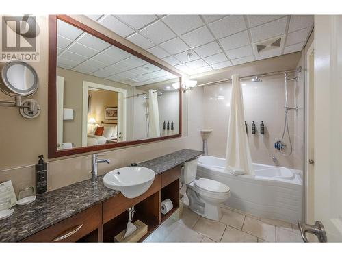 13011 Lakeshore Drive Unit# 238, Summerland, BC - Indoor Photo Showing Bathroom