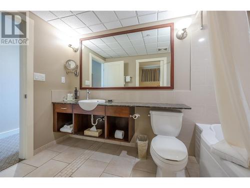 13011 Lakeshore Drive Unit# 238, Summerland, BC - Indoor Photo Showing Bathroom