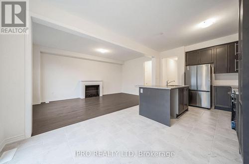 20 Cobriza Crescent, Brampton, ON - Indoor Photo Showing Kitchen