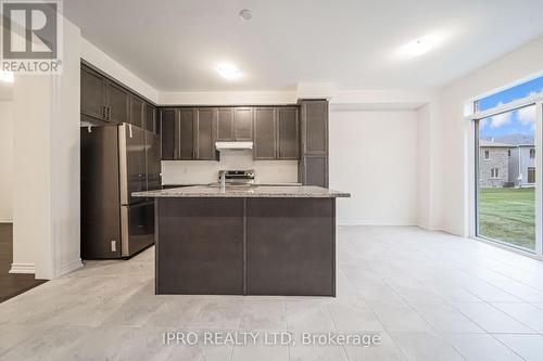 20 Cobriza Crescent, Brampton, ON - Indoor Photo Showing Kitchen